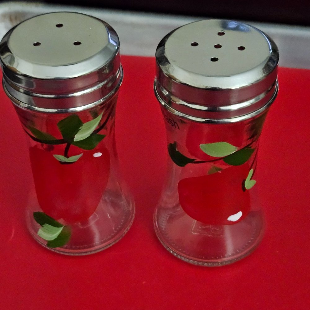 salt and pepper cherry shakers S9 great condition